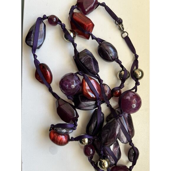 VTG Acrylic Purple Beaded Gunmetal Purple Ribbon Statement Necklace 38” - Picture 4 of 5